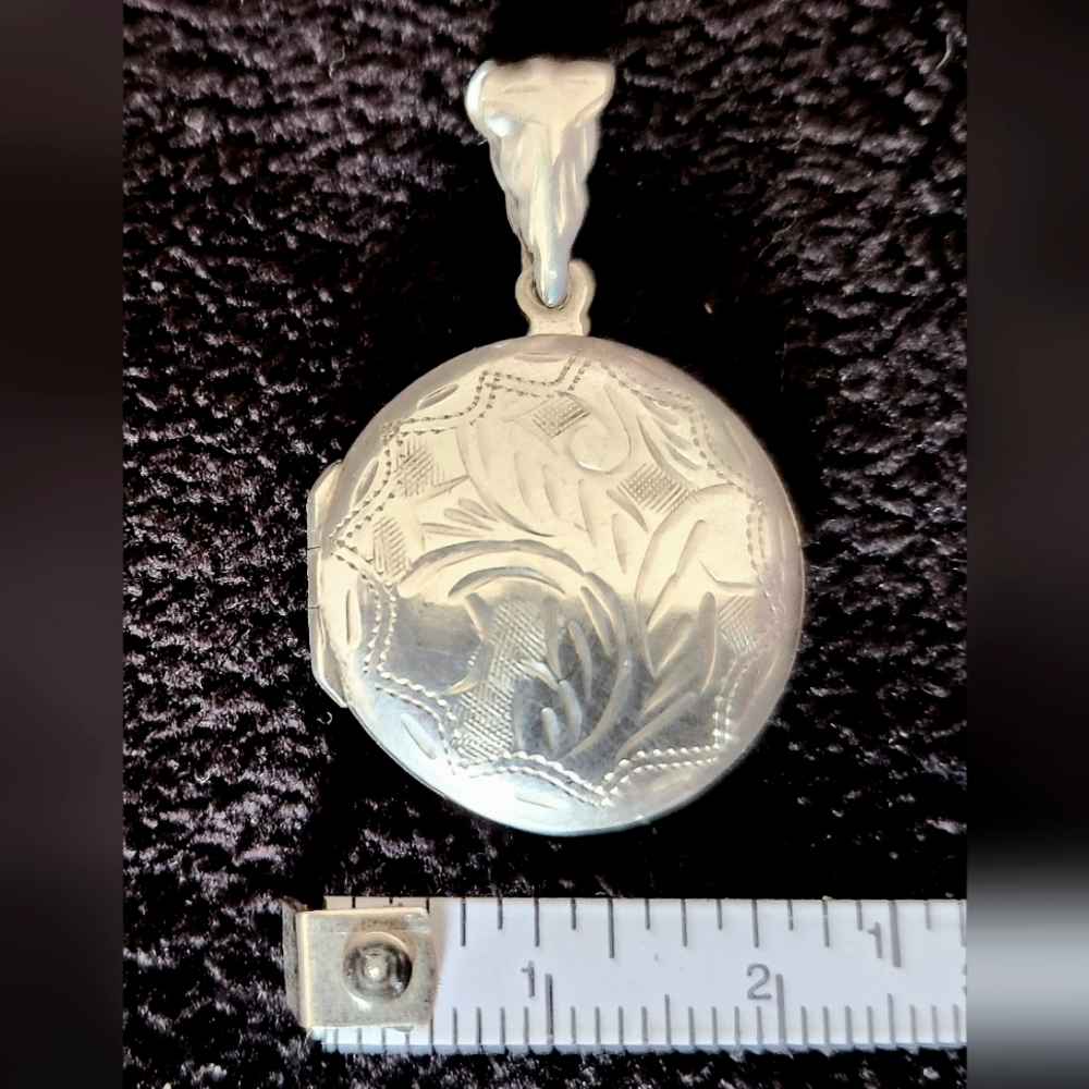 Vintage 1990's Silver Locket 925